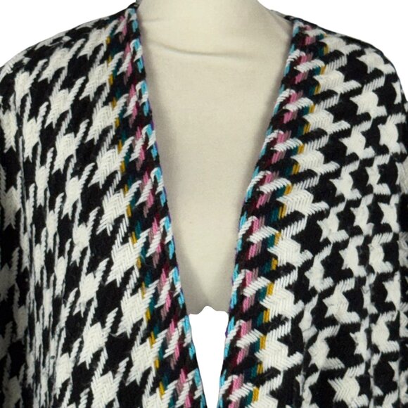 Chico's Ruana Wrap Black and White Houndstooth Print with Fringe Wrap Sz OS - Picture 9 of 12